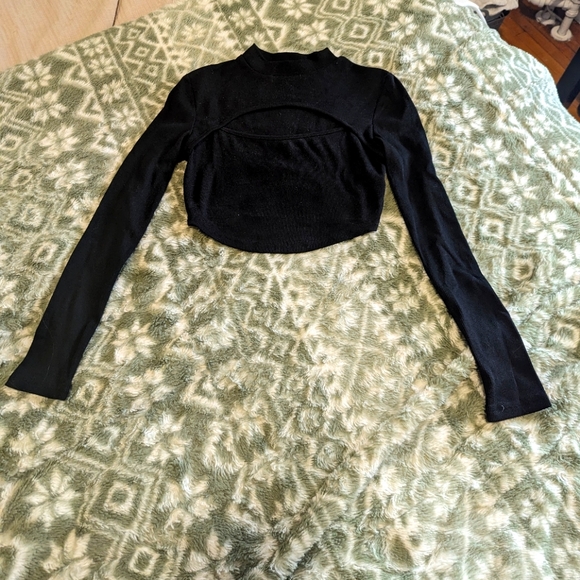 Keyhole mock neck long sleeve - Picture 2 of 3